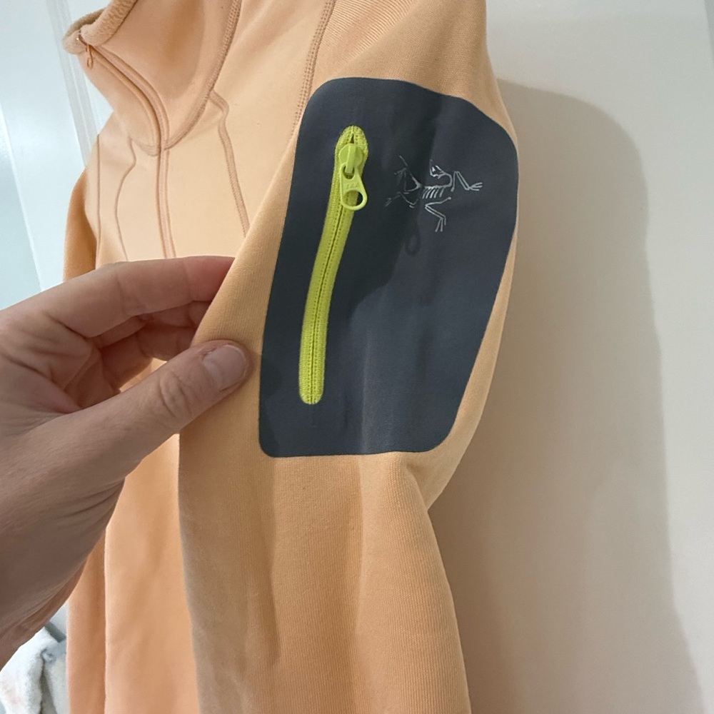 Arc’teryx Rho AR Zip Neck - Women’s Small - Colour Peach - Picture 3 of 6